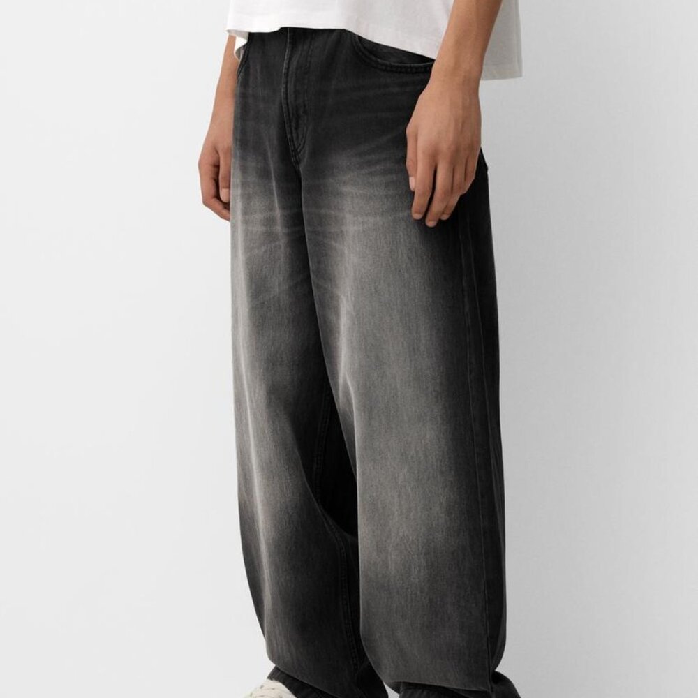 NWT Bershka Super Baggy Jeans (sz 28)